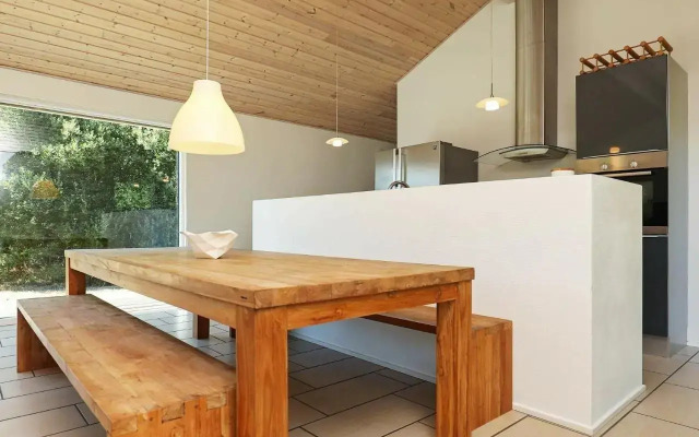 8 person holiday home in Ålbæk