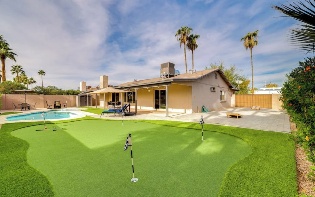 Pool & Putting Green: Central Scottsdale Home!