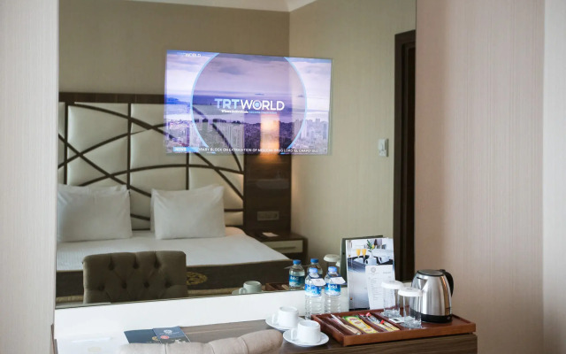 The Grand Mira Hotel