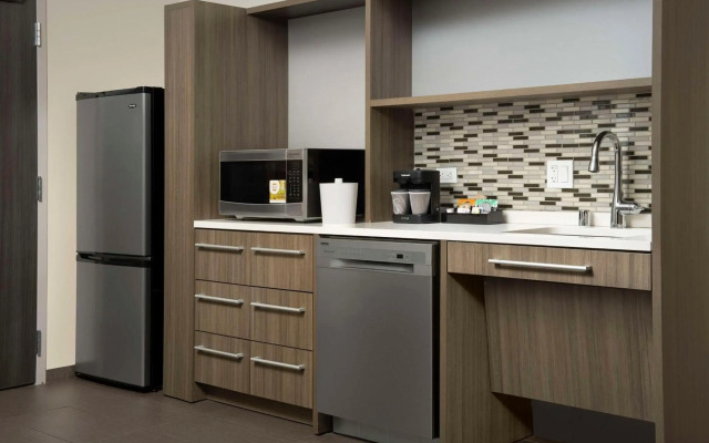 Home2 Suites by Hilton Clovis Fresno Airport