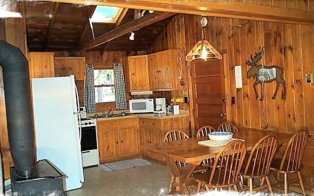 Timber Bay Lodge & Houseboats