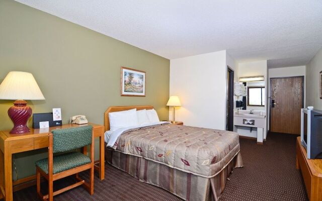 AmeriVu Inn and Suites - Hayward WI