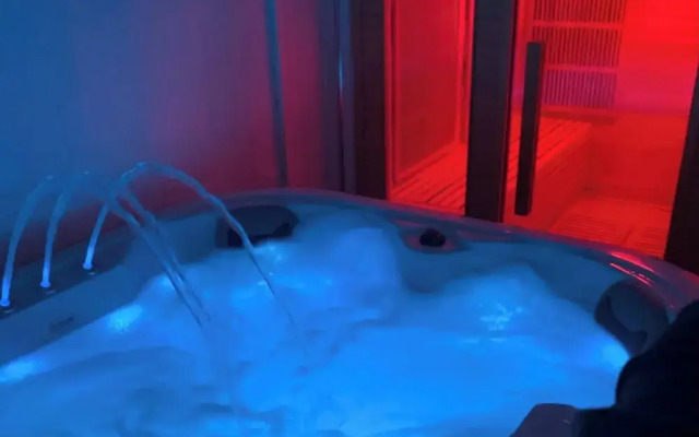 Perfect Couple Retreat To Relax With Hot Tub&sauna
