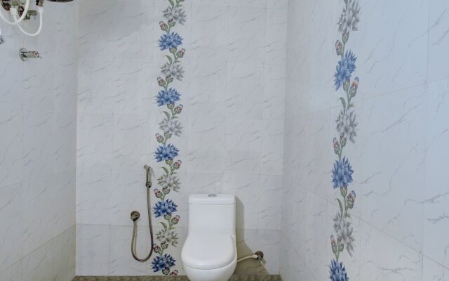 OYO 11414 Hotel Silver Suites