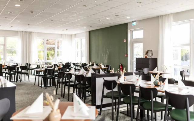 Good Morning + Bad Oldesloe Hotel