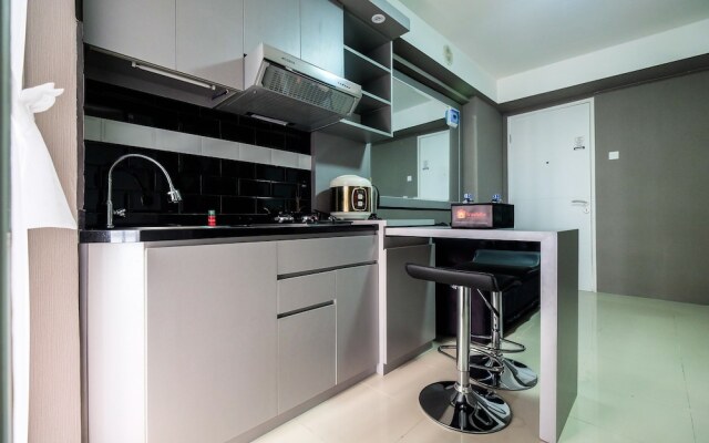 Modern and Comfort 2BR Bassura City Apartment