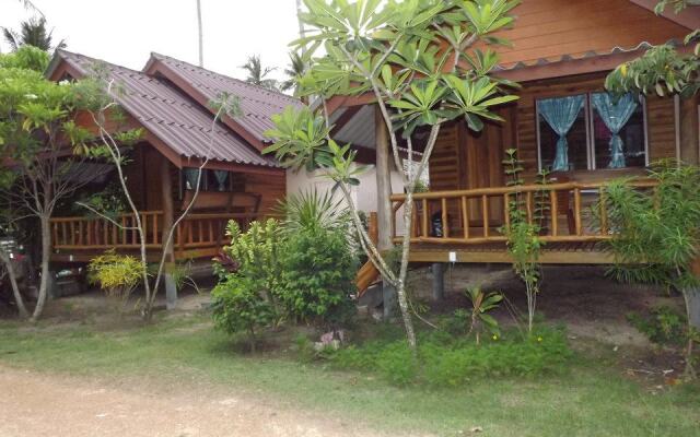 Pasai Beach Lodge