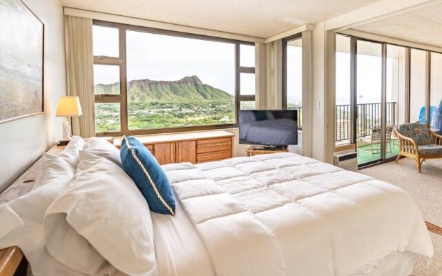 Waikiki Banyan W/ocean Views Free Parking