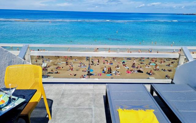 Luxury Suite Over The Beach