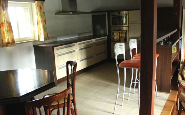 Modern Holiday Home in Gembloux with Meadows Nearby