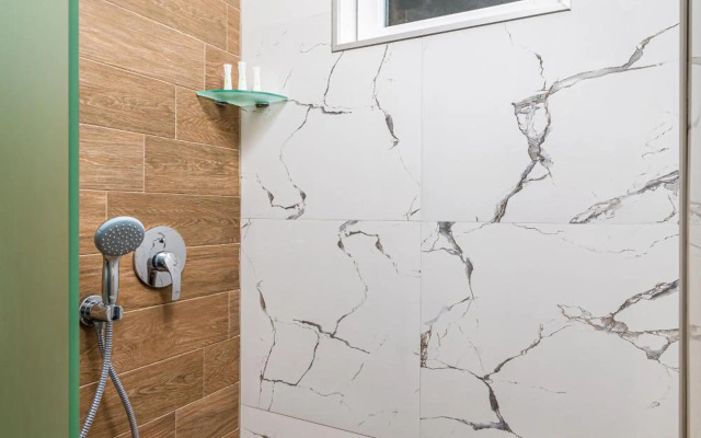 Stella 1&2 - Pink and Grey Studios near the Singing Fountains