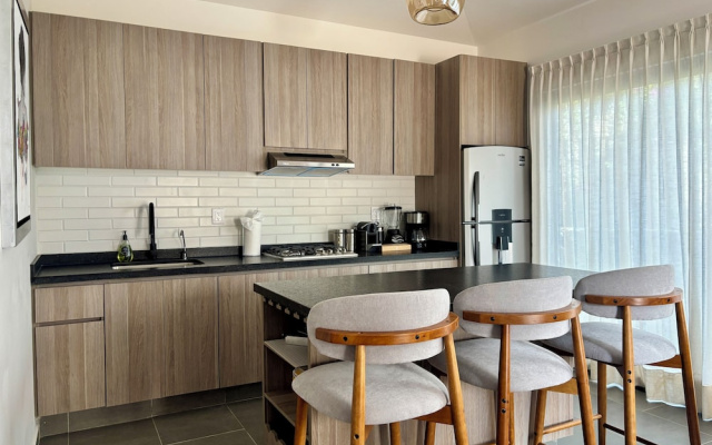 Modern 3BR Pool & Gym in Nueva Escondida