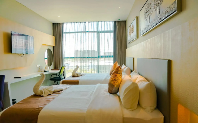 Greens Hotel & Suites