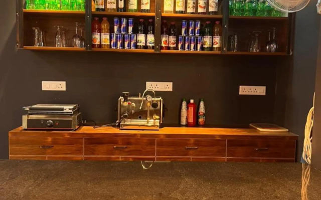 OYO 91695 Hotel Sarvika