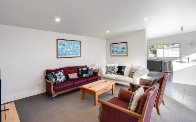 Coastal Villa - Napier Holiday Home