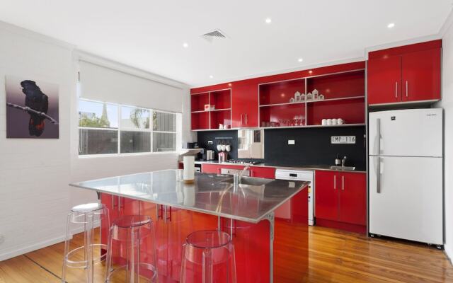 Manallack Apartments Olley