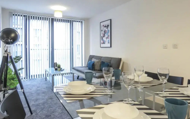 Tudors eSuites Birmingham Apartments with Gated Parking