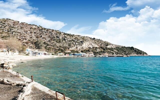 Quaint Holiday Home in Volimes Near Navagio Beach