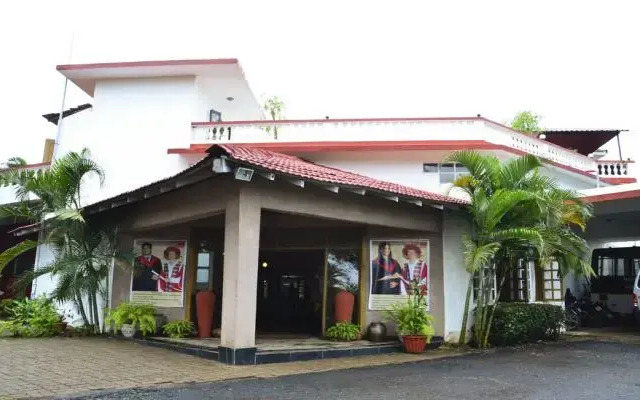 Indismart Woodbourne Resort