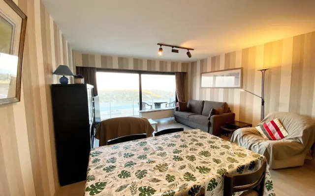 Apartment in Nieuwpoort by the Beach