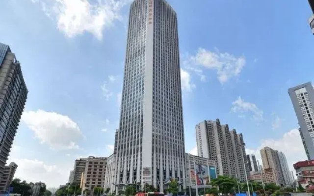 Lingyue Pandao international apartment (Guangzhou Changgang metro station store)