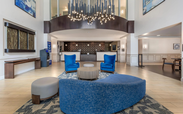 Best Western Plus Miami Airport North Hotel & Suites
