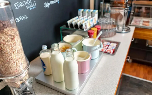 Binders Budget City Mountain Hotel