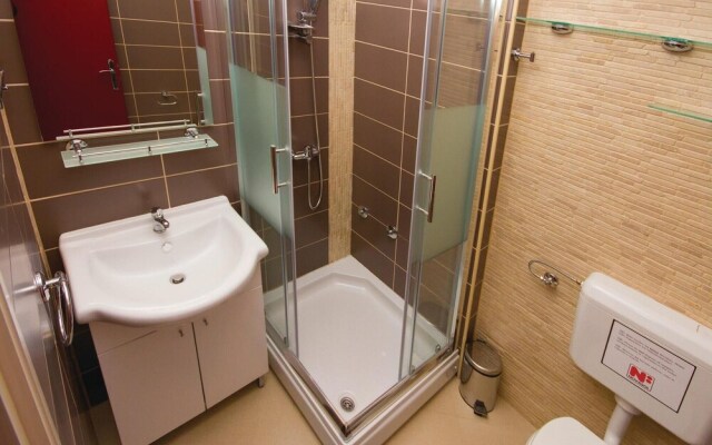 Stunning Home in Ika With Wifi and 2 Bedrooms