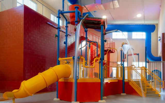Holiday Inn Omaha Downtown - Waterpark by IHG