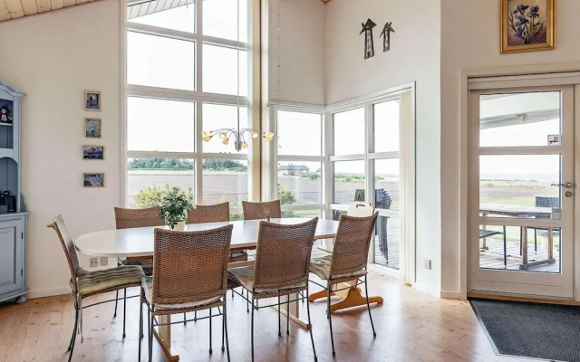 8 Person Holiday Home in Spottrup