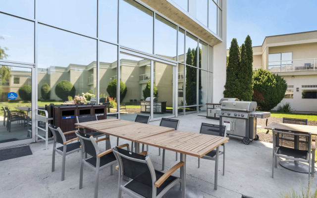 Best Western Plus Kelowna Hotel & Suites