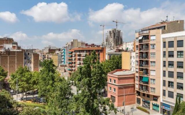 2B Apartment 5 Mins From Sagrada Familia