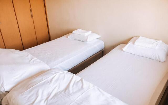 Yotei Townhouse - 2 bedrooms with covered BBQ deck