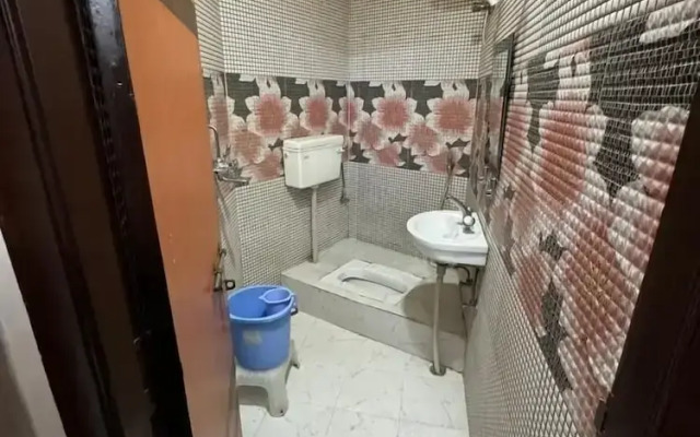 Hotel H M International