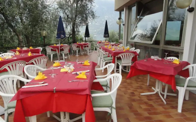 Unique Holiday Home in Bassanega with Garden