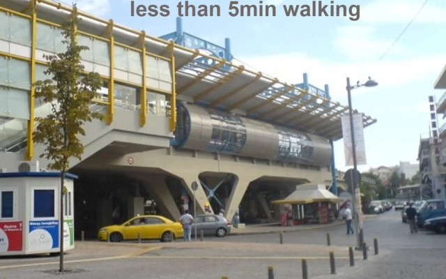 Spacious Apartment Next To Metro - Marousi