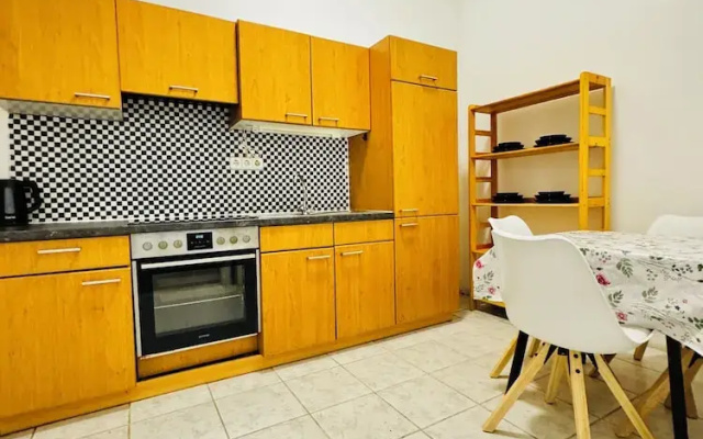 Affordable Apt Near Stadthalle