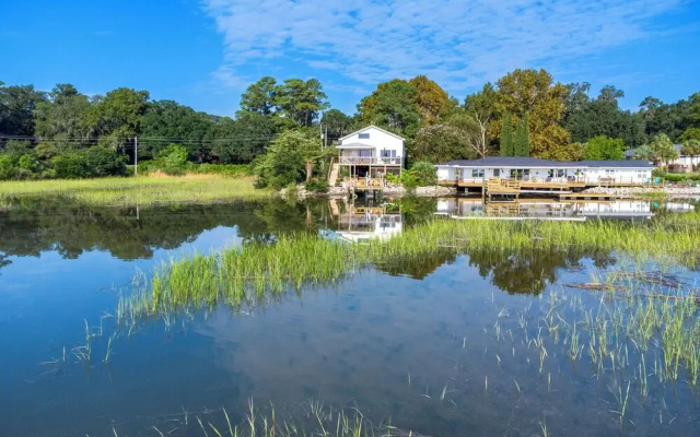 Riverfront Savannah Retreat w/ Private Dock!