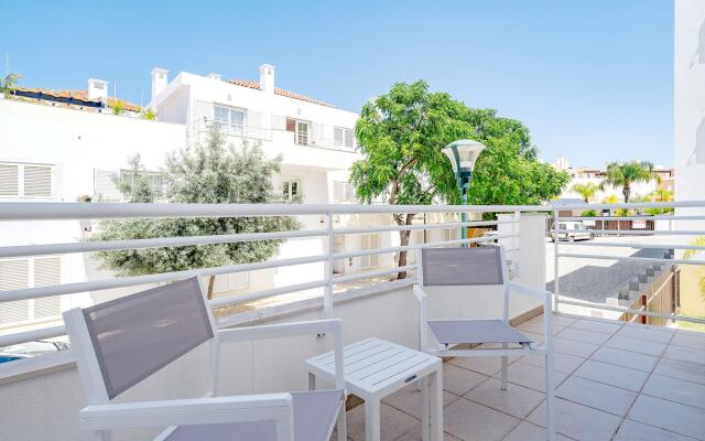 Sunlit Cabanas de Tavira Apartment by Ideal Homes