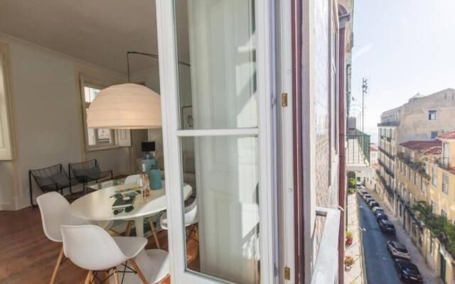 135 C - Quiet Charming Flat Historic Alfama Baixa