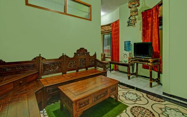 OYO 90031 Villa Papada