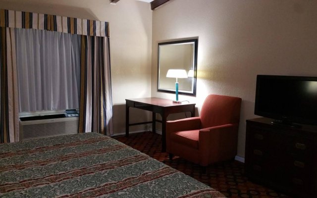 Executive Inn and Suites Waxahachie