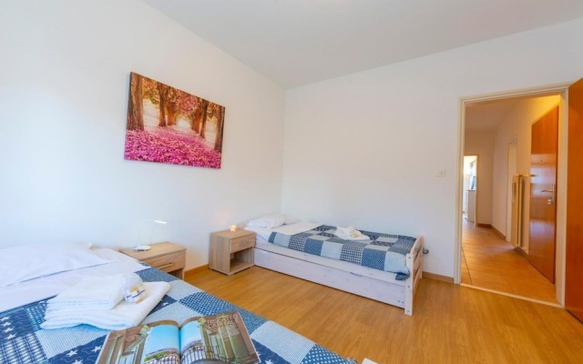 Garden On The Lake in Gambarogno Vira – Guest Rooms – Gambarogno