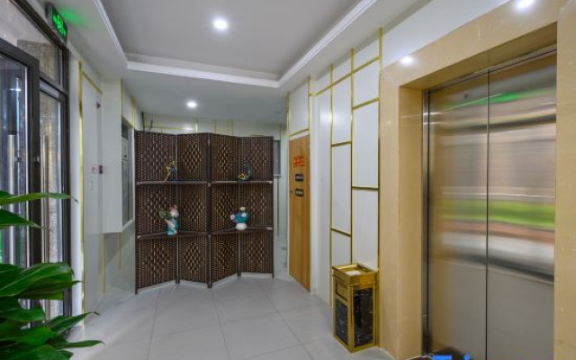 Yisu Hotel (Guanhai Shopping Mall, Xianxiang, Ningbo)