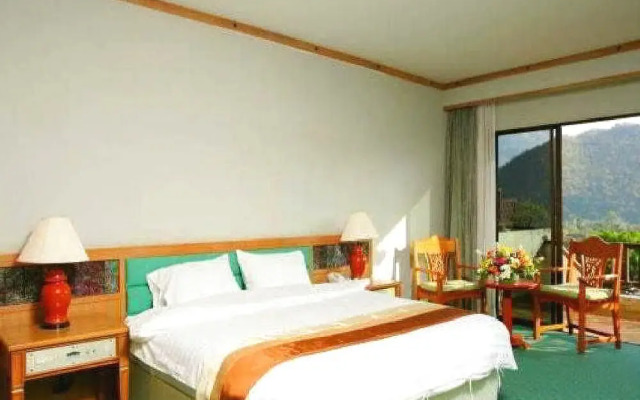 Mandarin Golden Valley Hotel & Spa