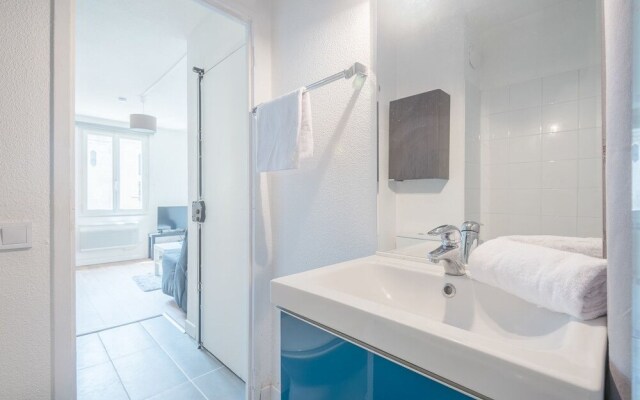 Studio With a Courtyard Place Gambetta