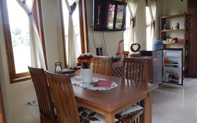 Alamanda Villa's Rooms & Adventure