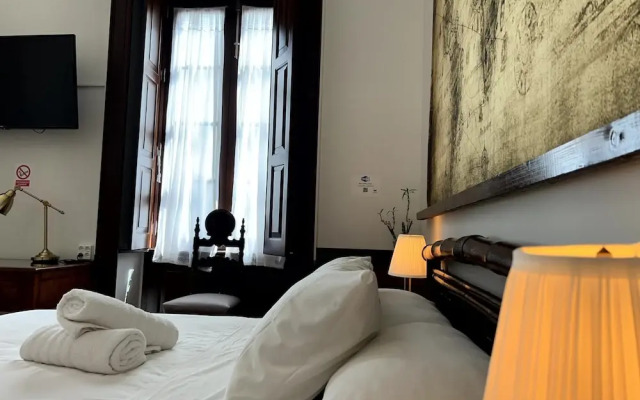 Santa Ana Suite & Rooms
