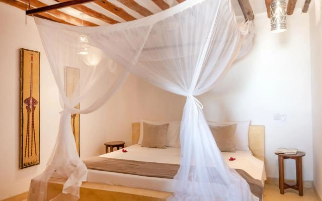 Raha Lodge