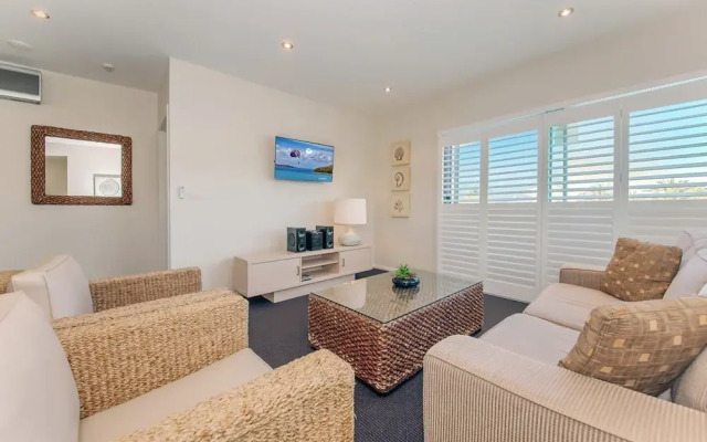 Pacific Blue Apartment 278, 265 Sandy Point Road